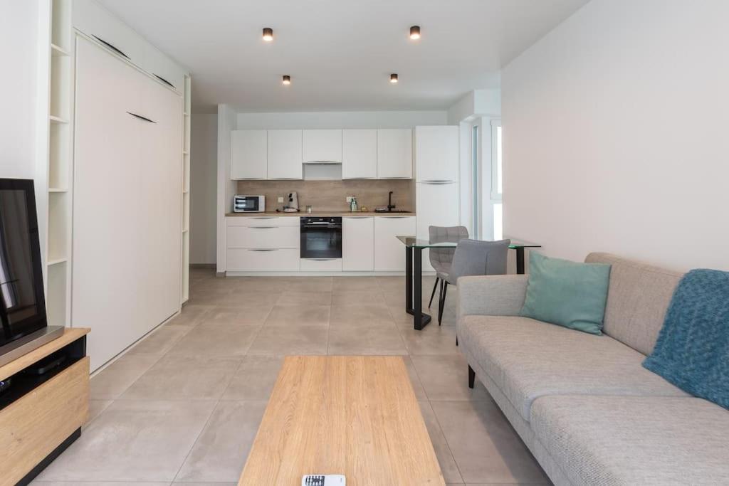 Superbe Appartement avec Parking Malmedy Exteriör bild